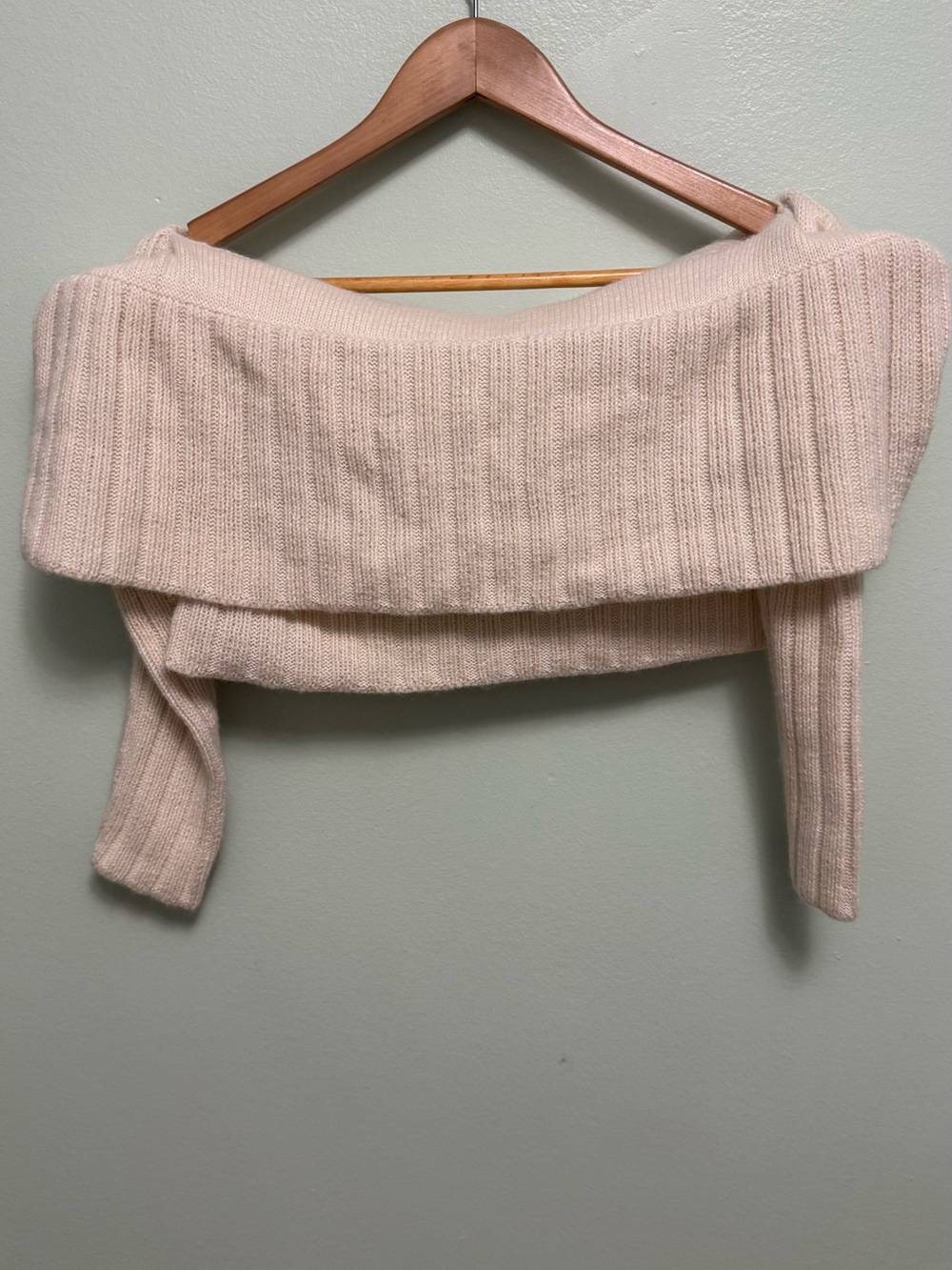 Off-the-Shoulder Cream Bow Ribbed Sweater - Picture 10 of 11
